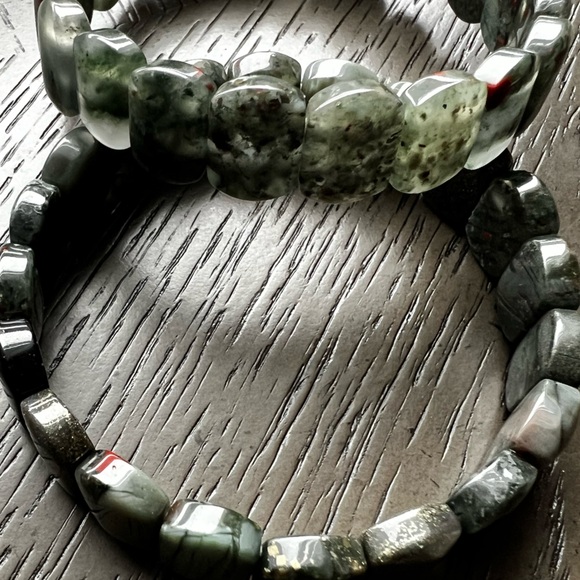 African blood soft bangle - Picture 3 of 5